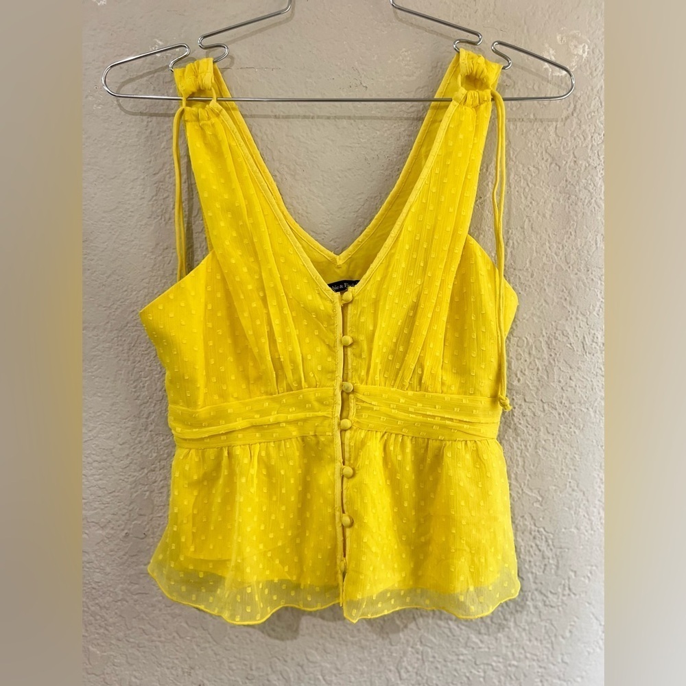 Abercrombie & Fitch Top size small NNT 
YELLOW color super cute and fresh